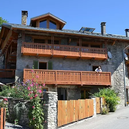 Tarine Chalet